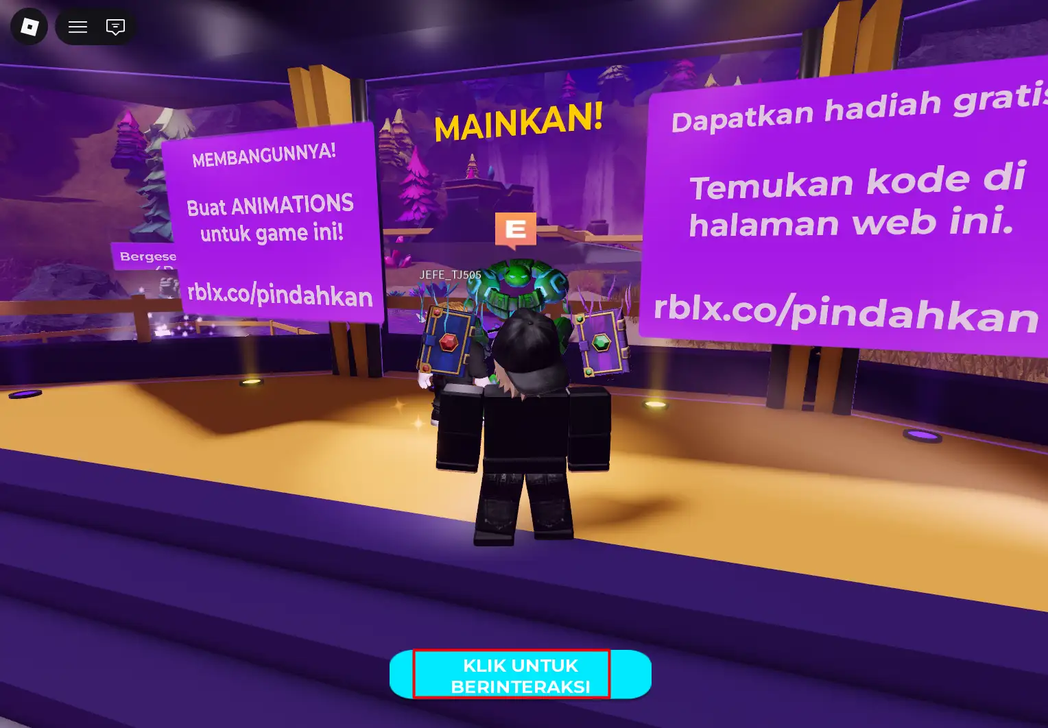 Area papan kode di Island of Move dengan tombol Klik untuk Berinteraksi ditandai
